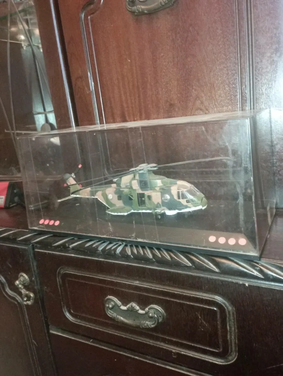 AGUSTA WESTLAND  AW 101  HELICOPTER 1-76 SCALE - Image 1