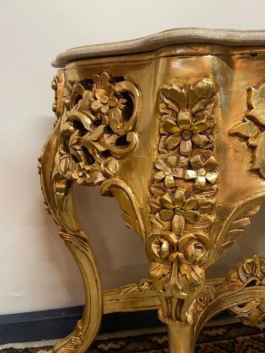 SALE ! Was 550 Now 450 ! Elegant Gilt Carved Console Table with Marble Top - Image 2