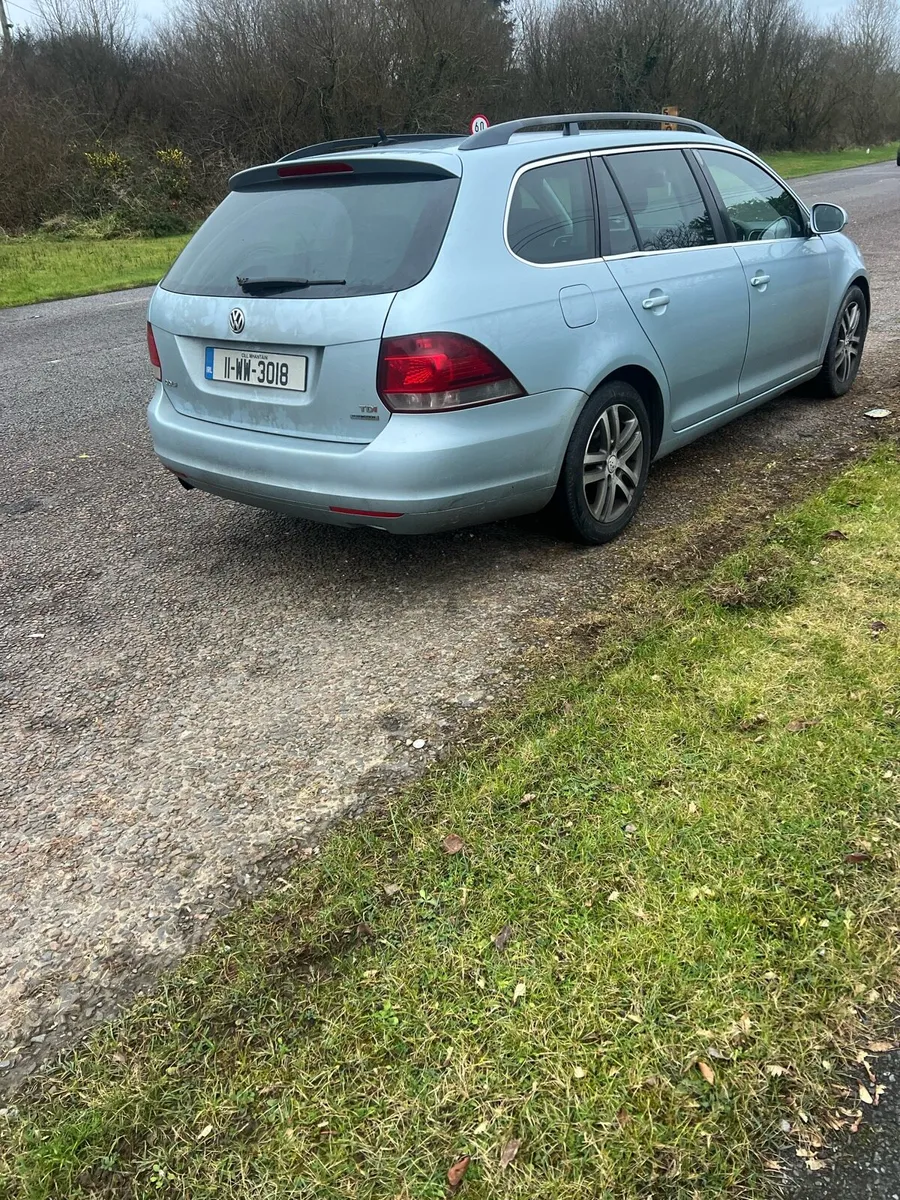Volkswagen Golf 1.6 Diesel 2011 estate read add - Image 3