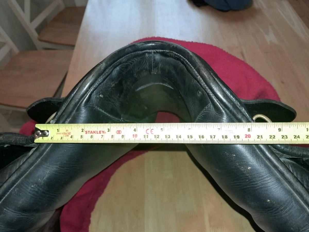 Black Ideal Jessica Dressage Saddle - Image 4