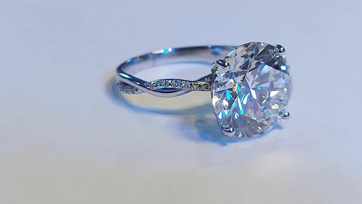 14k Gold ring with 7.16 ct Lab-Grown Diamond, 7.01 - Image 3