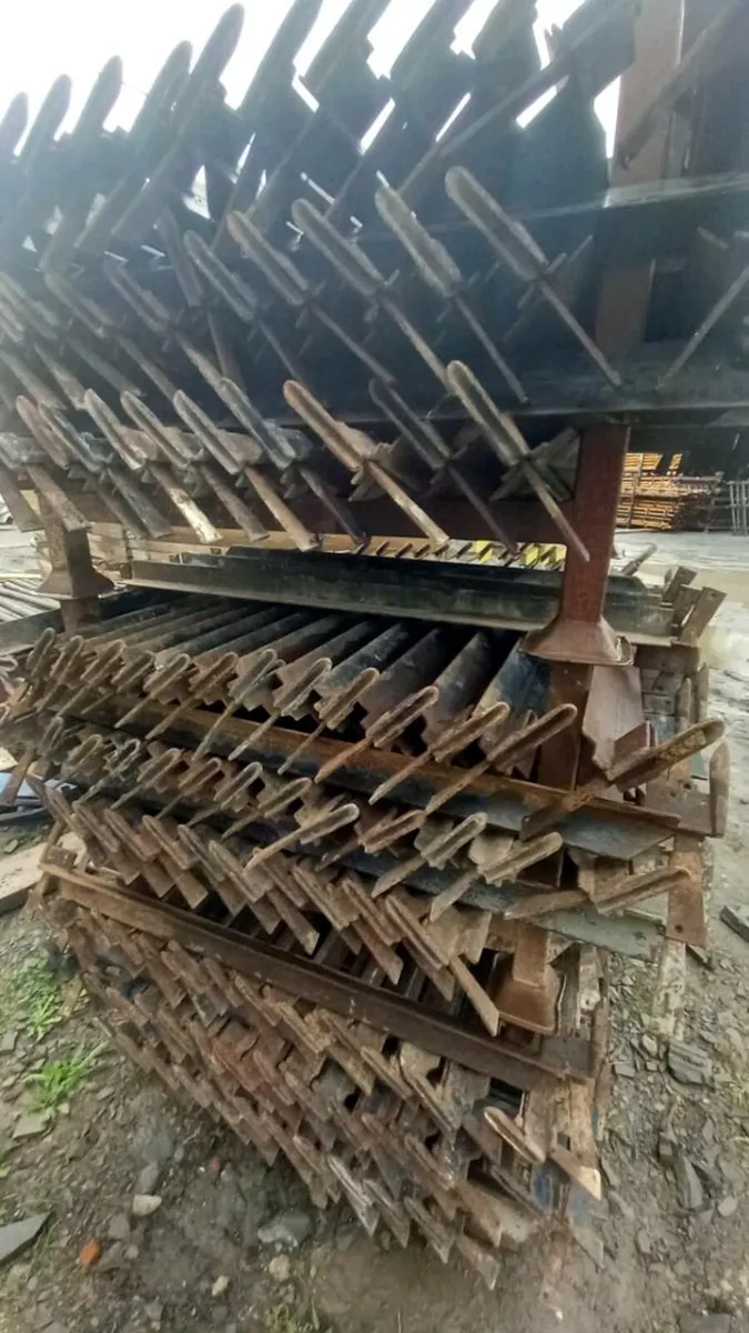 Large volume of Scaffolding&Planks - Image 2