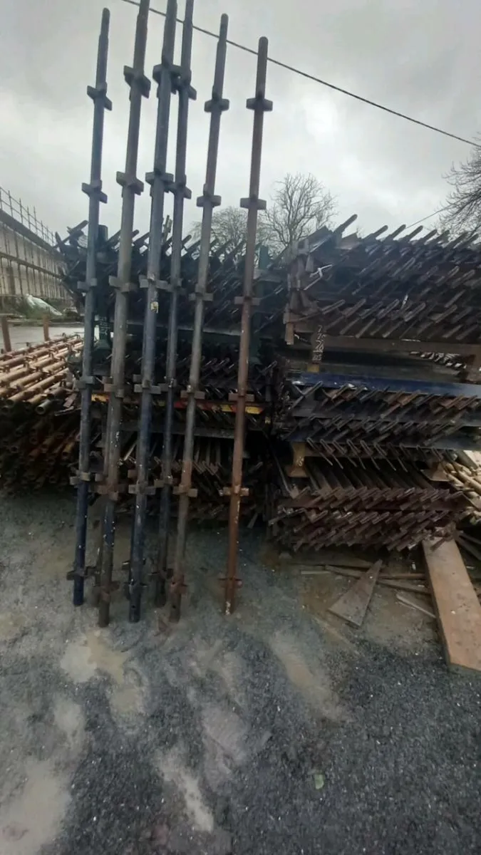 Large volume of Scaffolding&Planks - Image 3