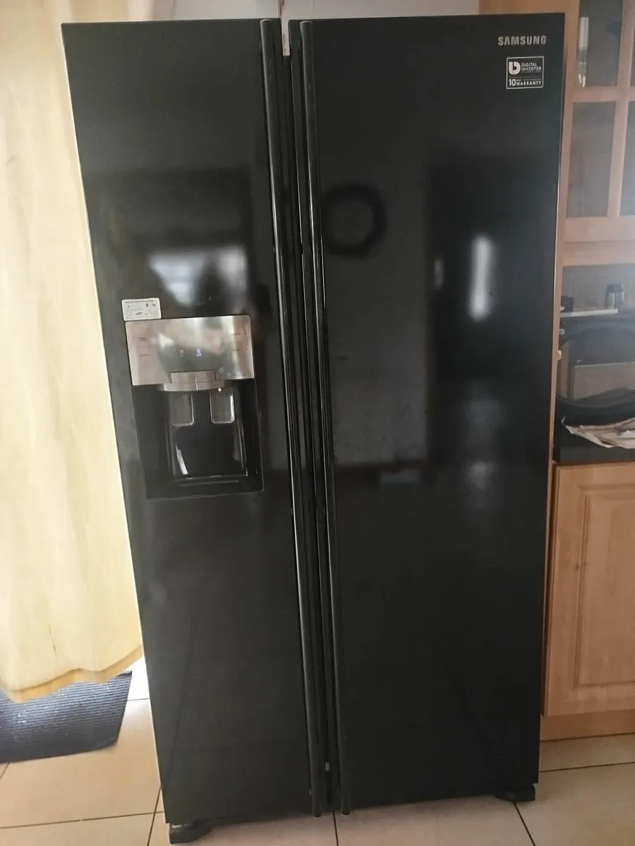 American fridge freezer - Image 1