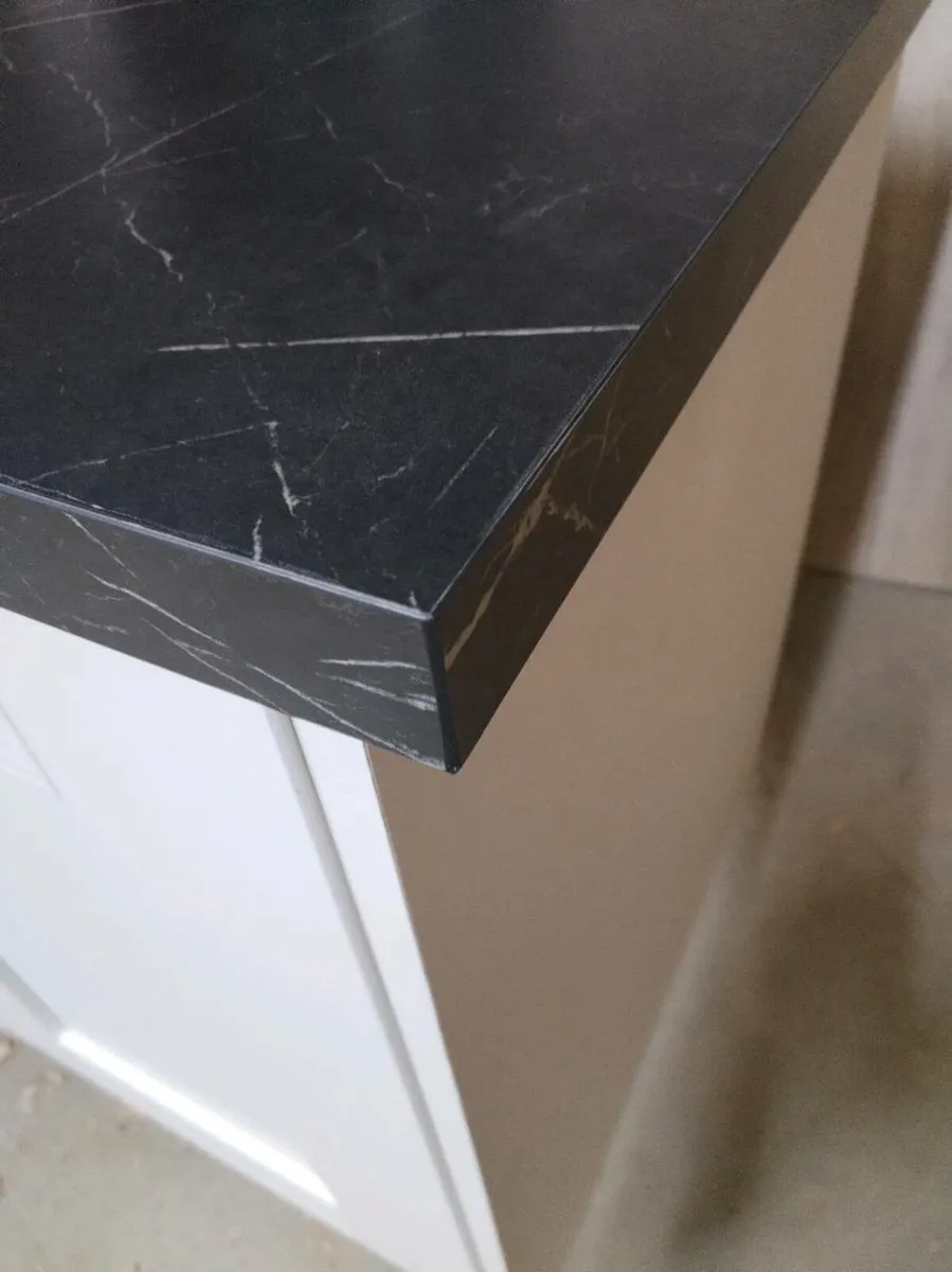 Kitchen island - Image 3