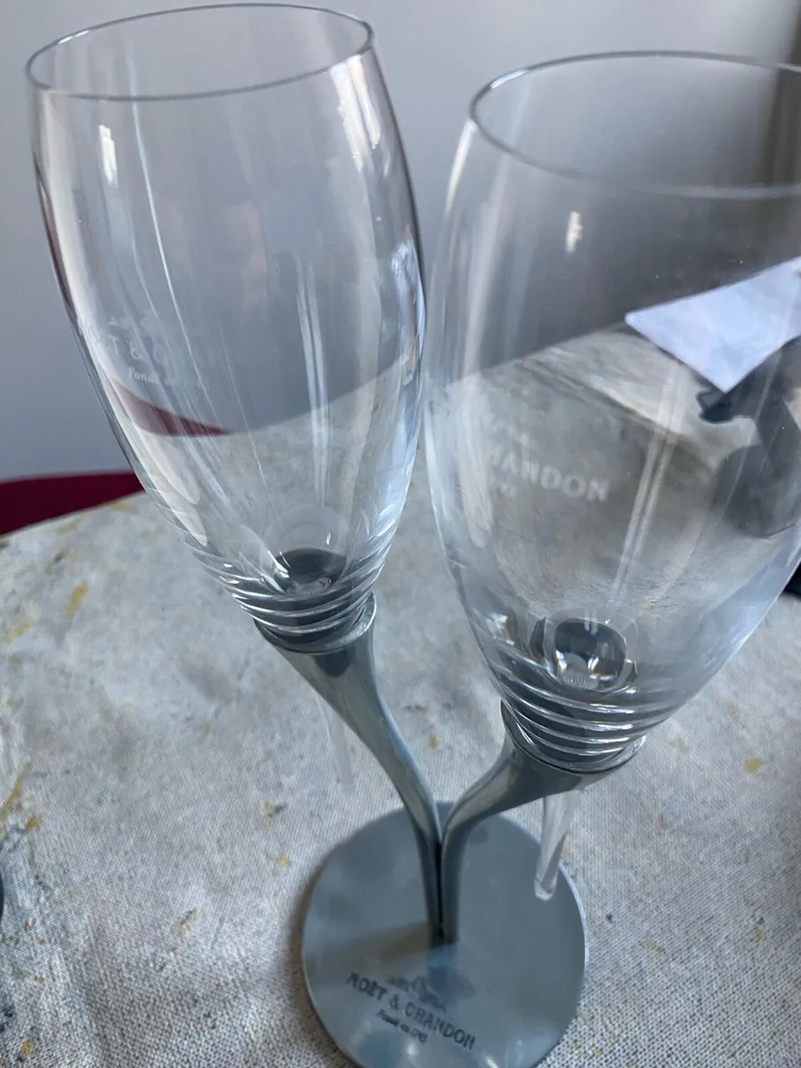 Rare Moet & Chandon Collector’s Pieces - Image 2