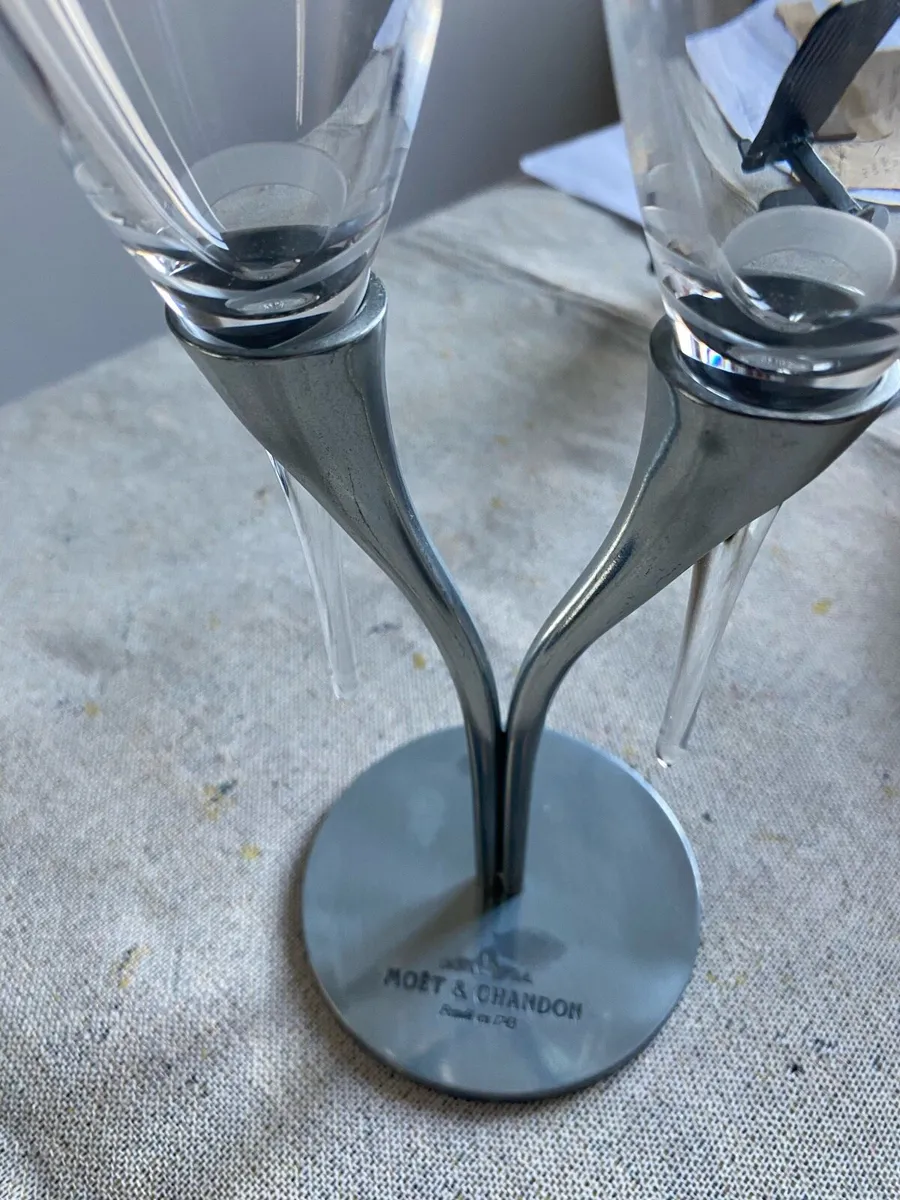 Rare Moet & Chandon Collector’s Pieces - Image 3