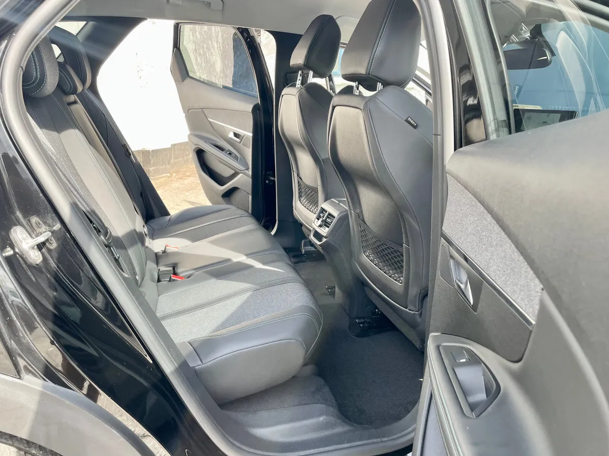 Peugeot 3008 Allure 1.5 BlueHDI 130BHP Manual,2022 - Image 4