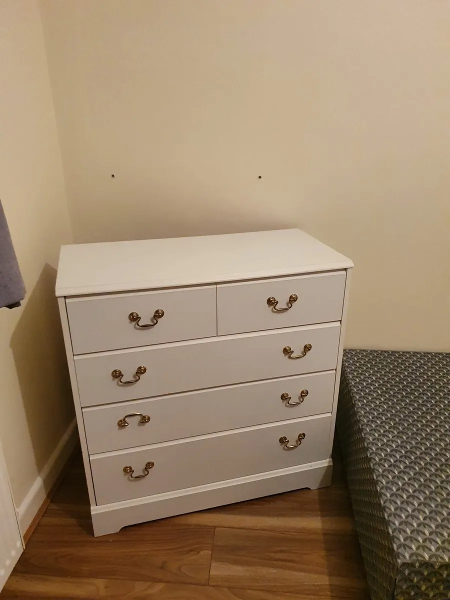 Bedroom furniture - Image 4