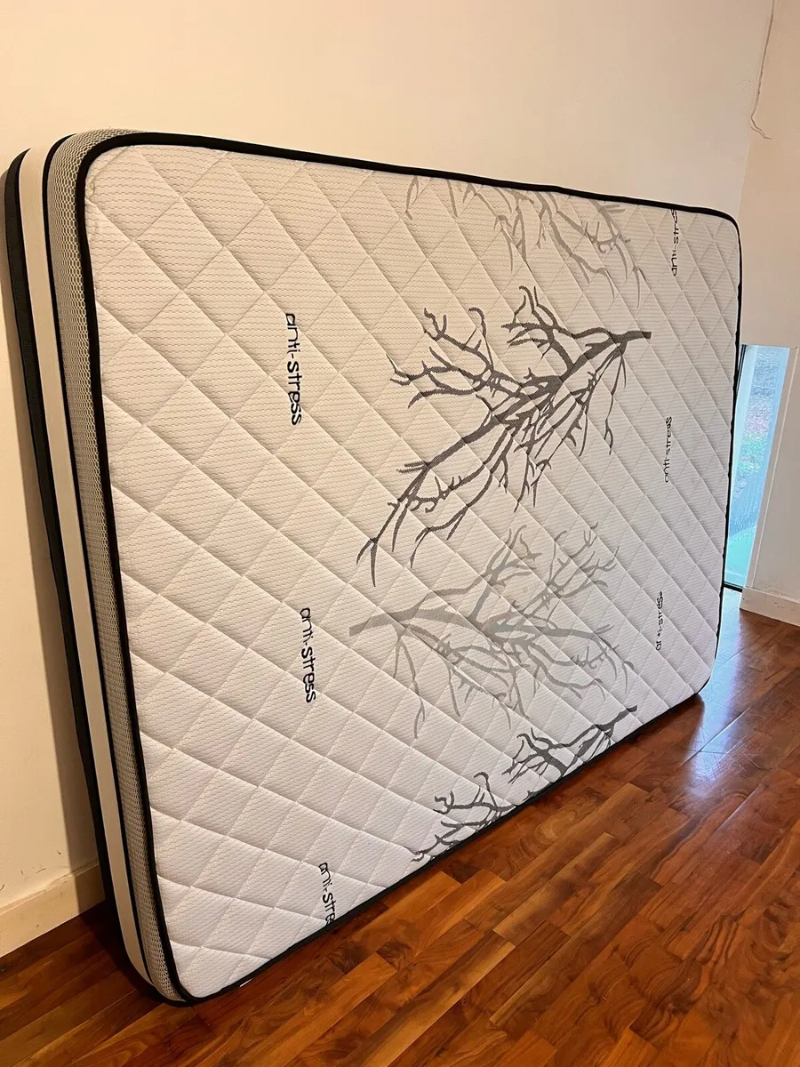 King Size Memory Foam Mattress- Excellent conditio - Image 2