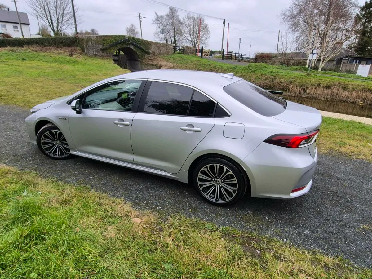 Toyota Corolla luna sport - Image 4