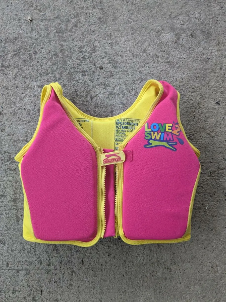 Kids life jacket - Image 1