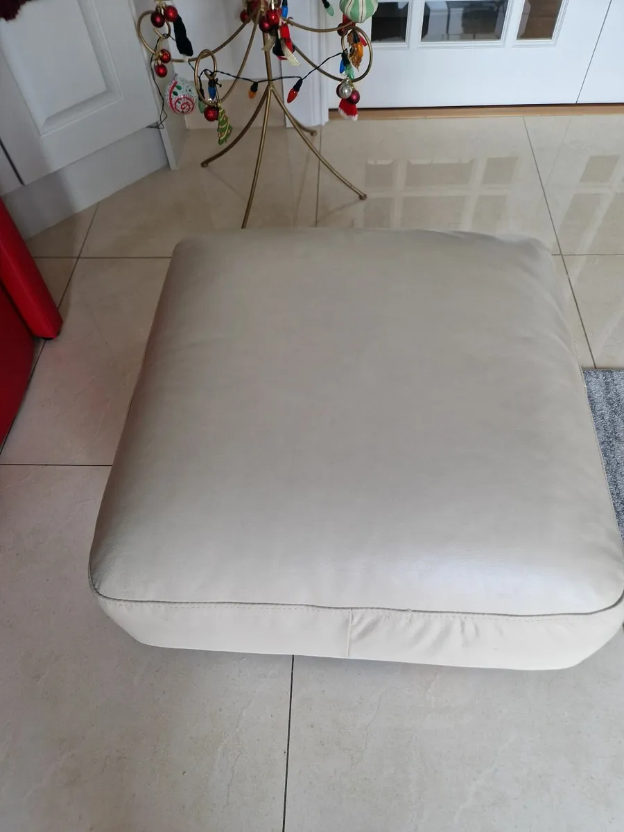 Couch and footstool - Image 1