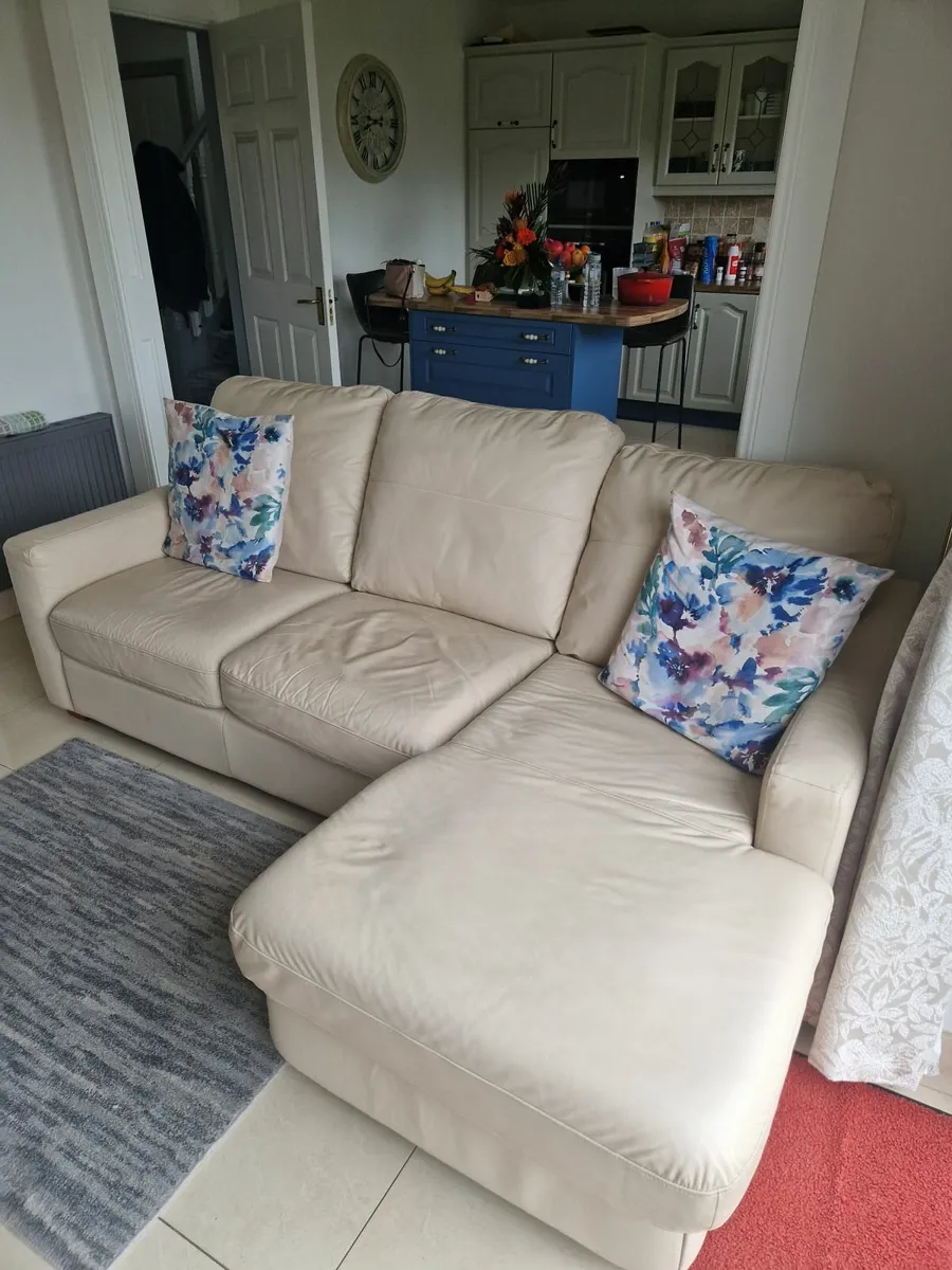 Couch and footstool - Image 2