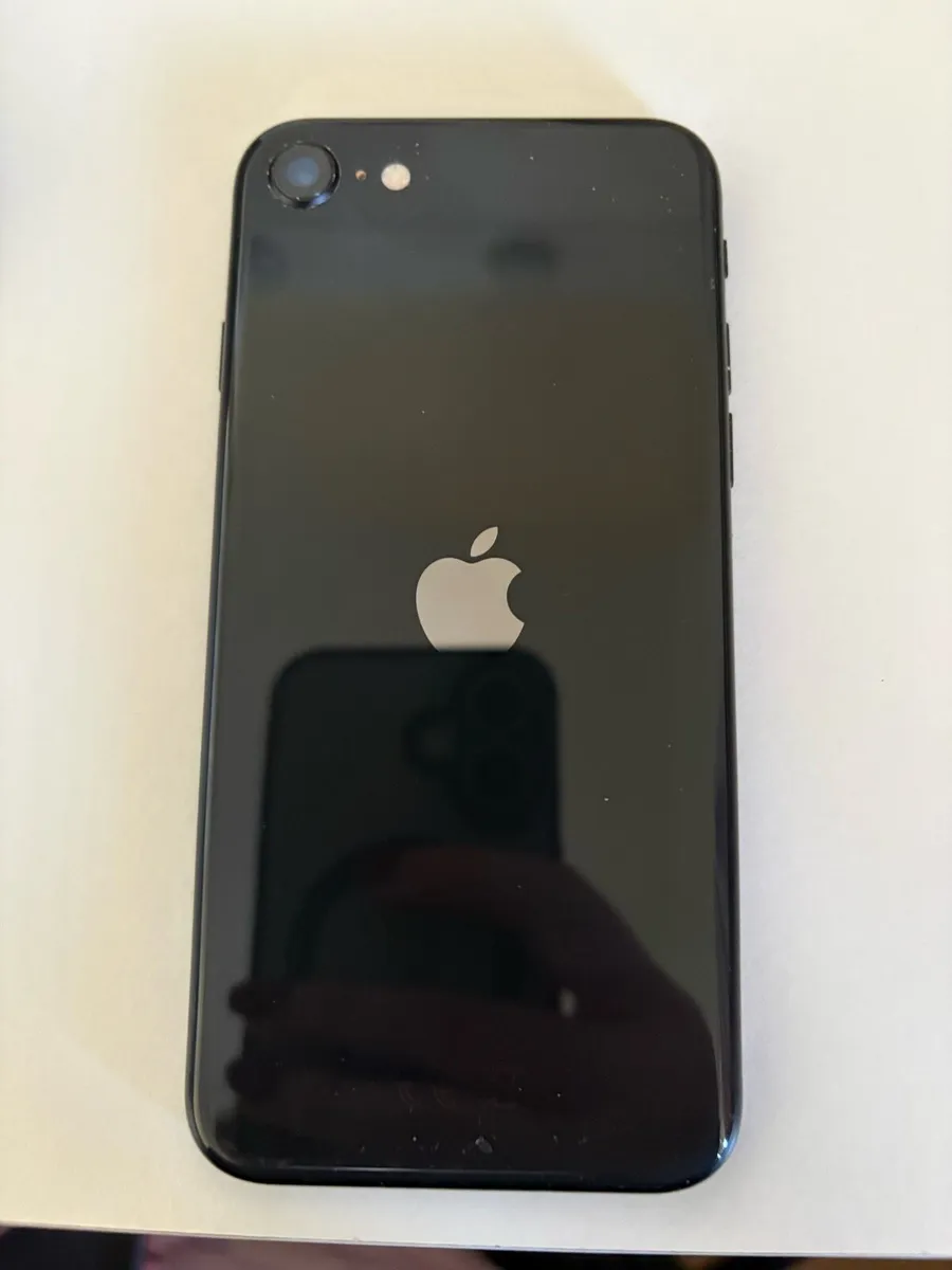 iPhone SE 2022 - Image 4