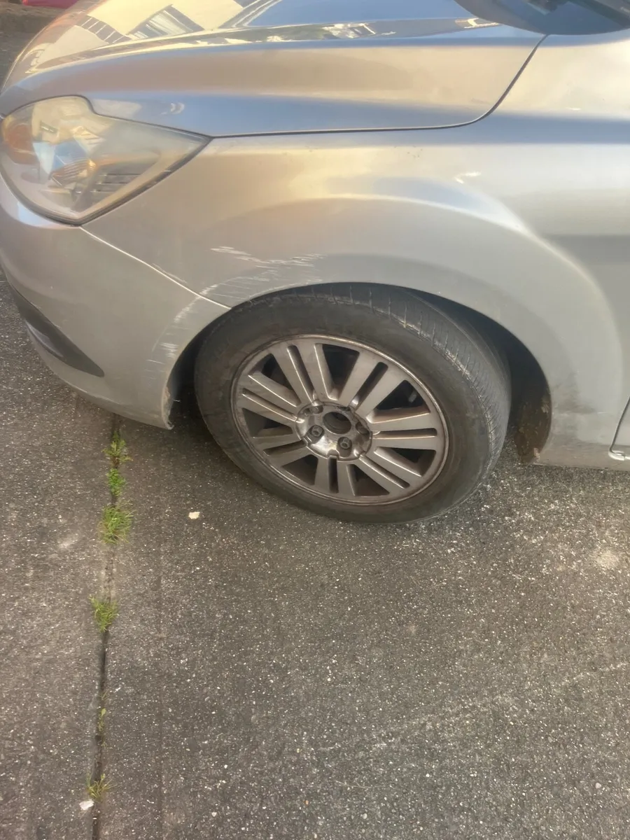 Ford Focus 2010 - Image 3