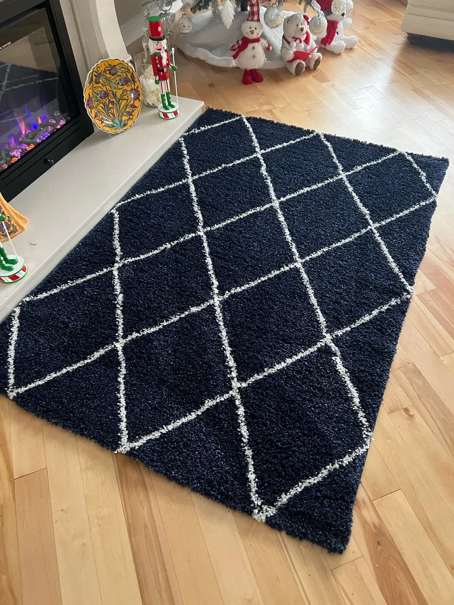 Curtains rug wall art cushions - Image 2