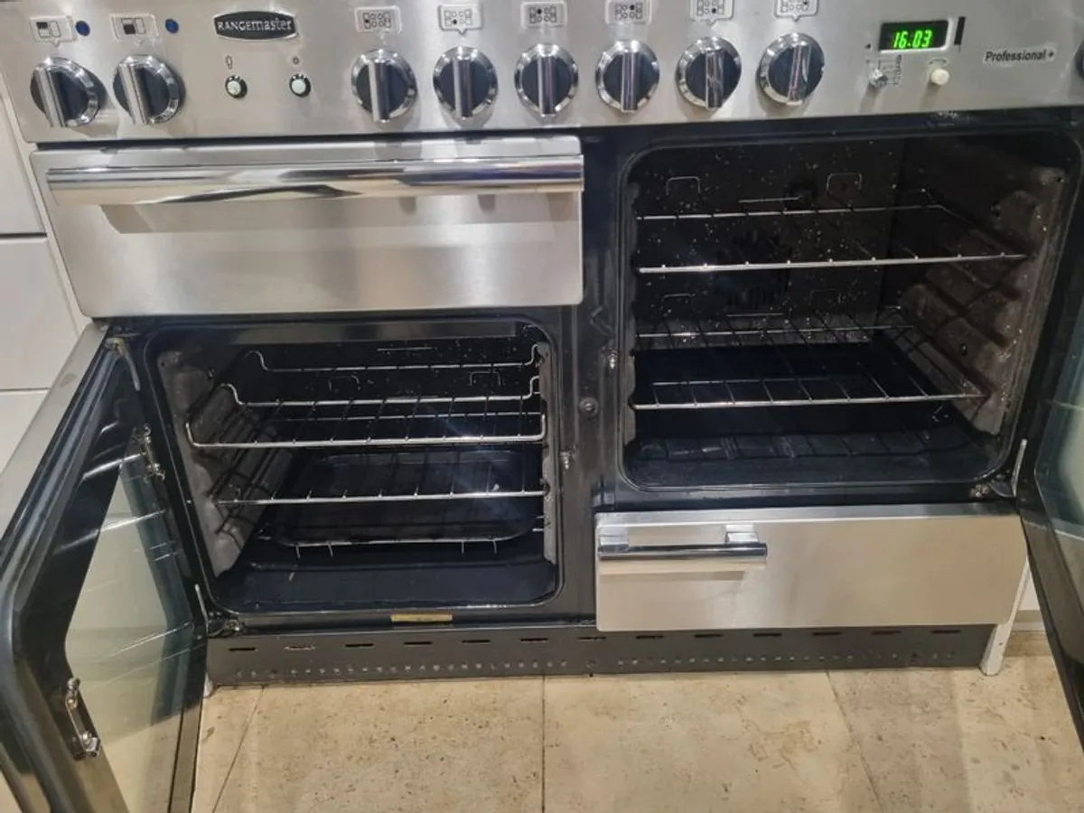 Rangemaster Professional + 110 Dual Fuel Cooker - Image 4