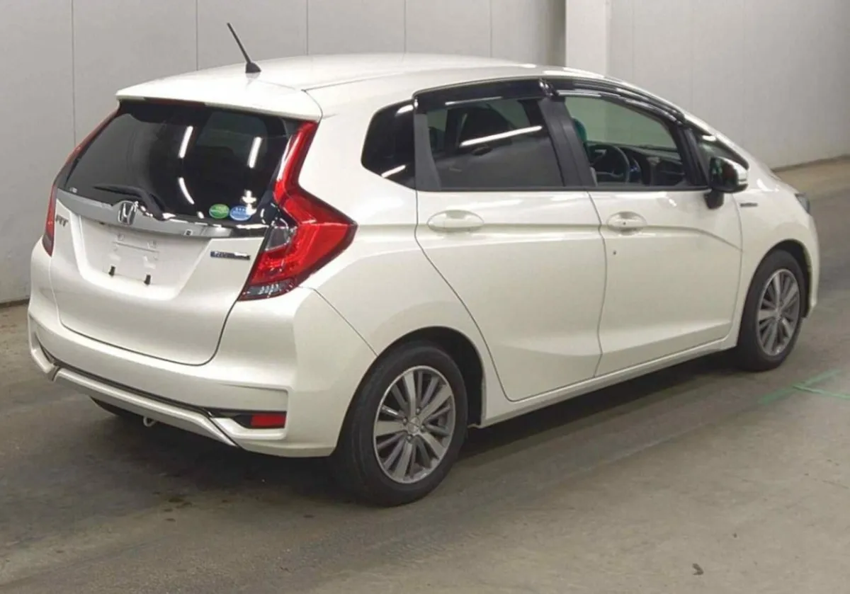 2018 Honda Fit Hybrid Automatic - Image 3