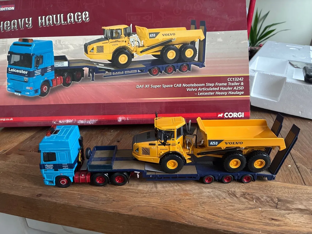 Corgi Leicester heavy haulage 1:50 scale - Image 1