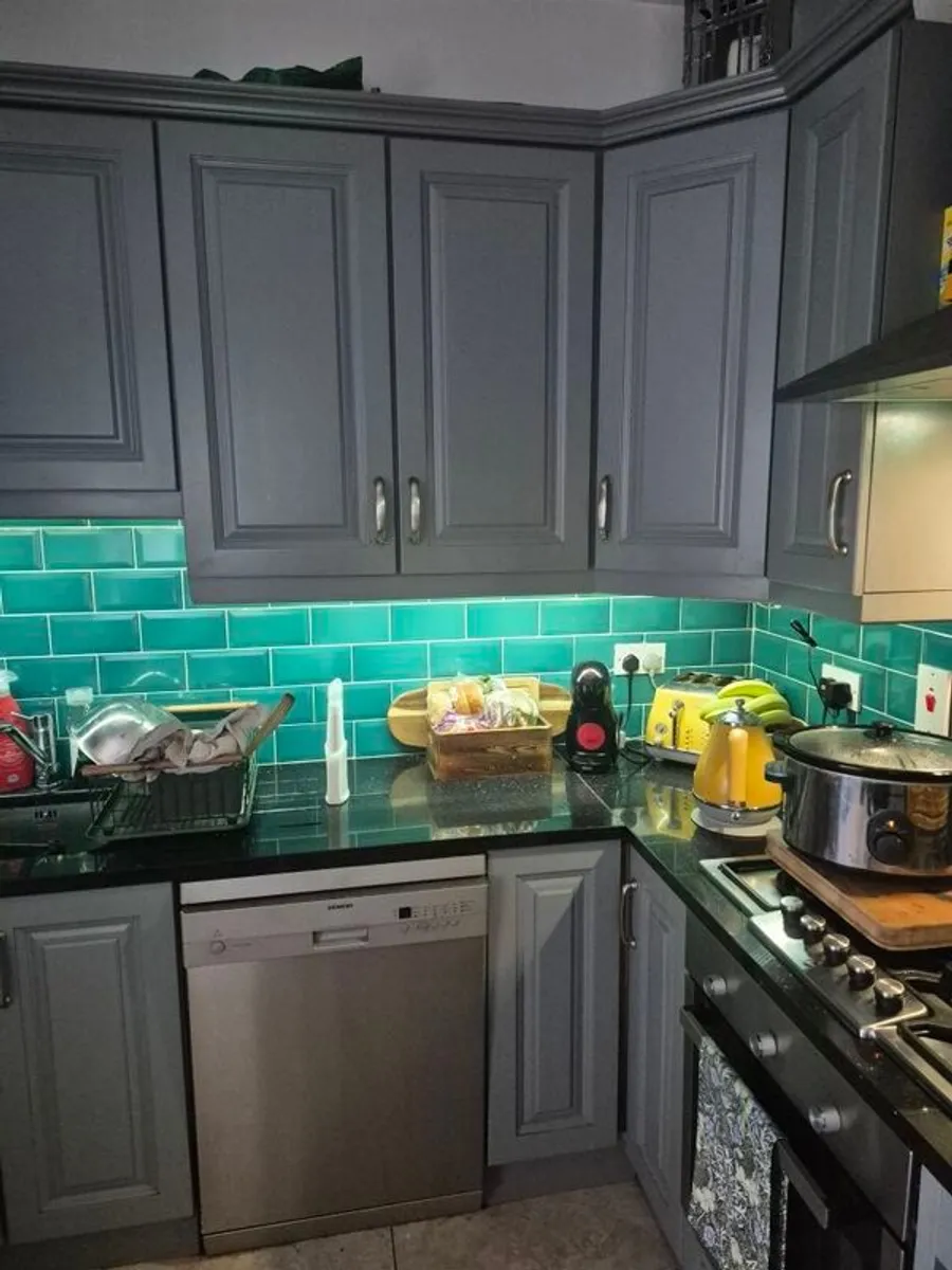 Shaker Kitchen - Image 1