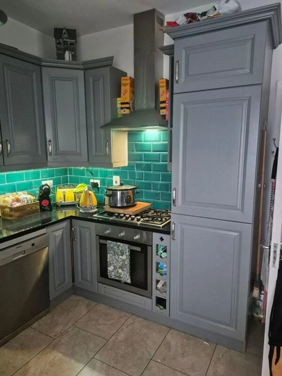 Shaker Kitchen - Image 2