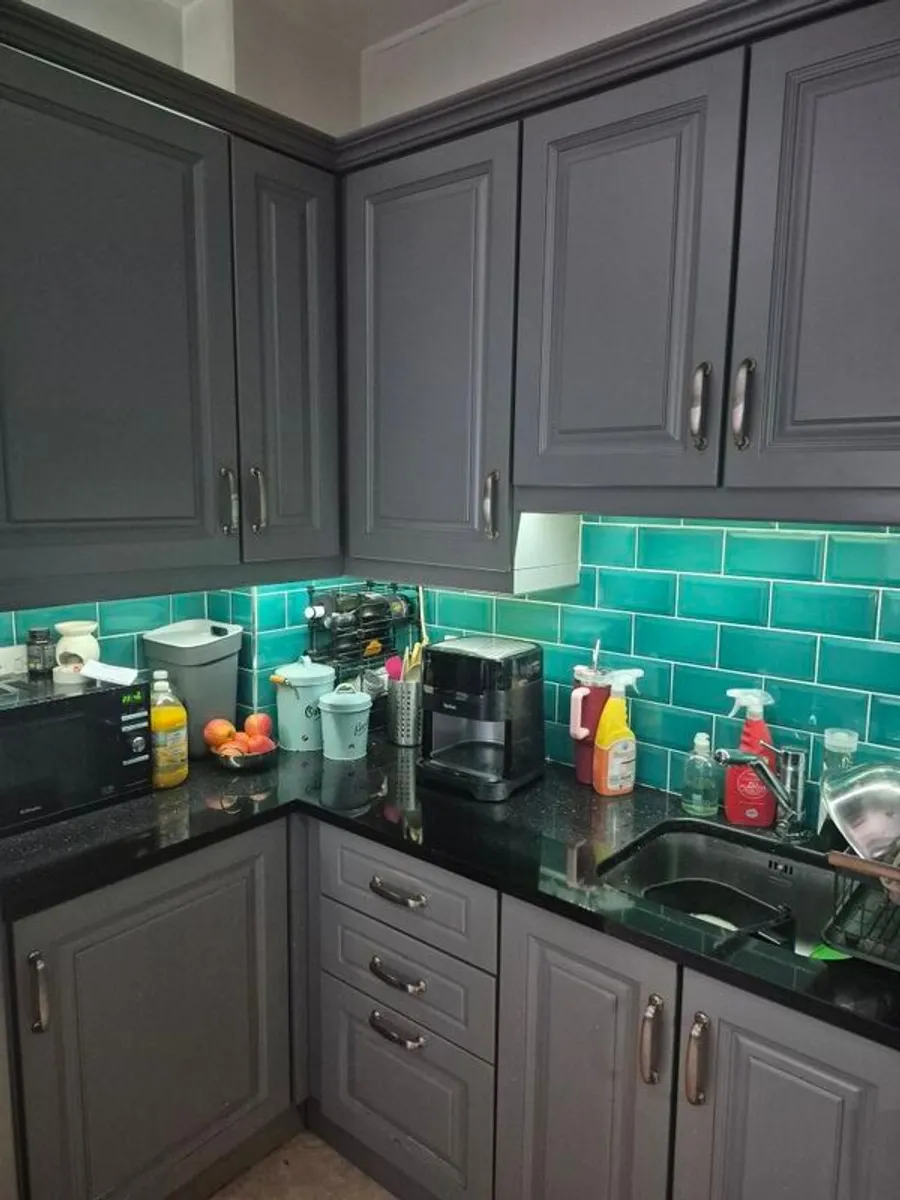 Shaker Kitchen - Image 3