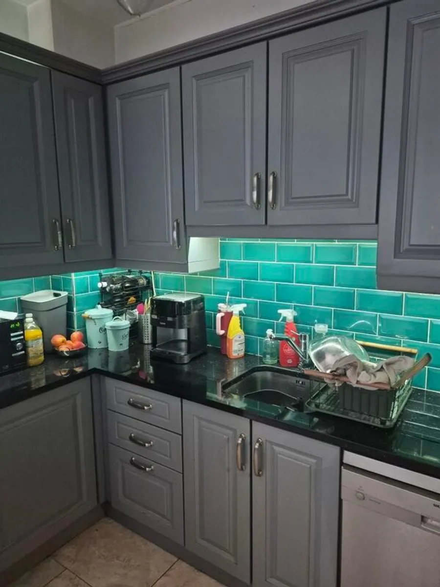 Shaker Kitchen - Image 4