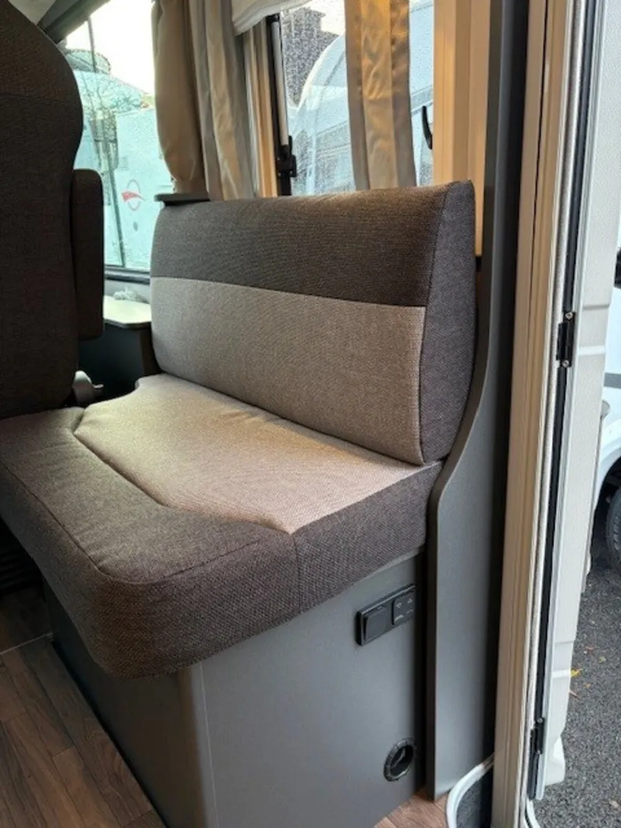 2026 KNAUS L!VE I 700 MEG - Image 4