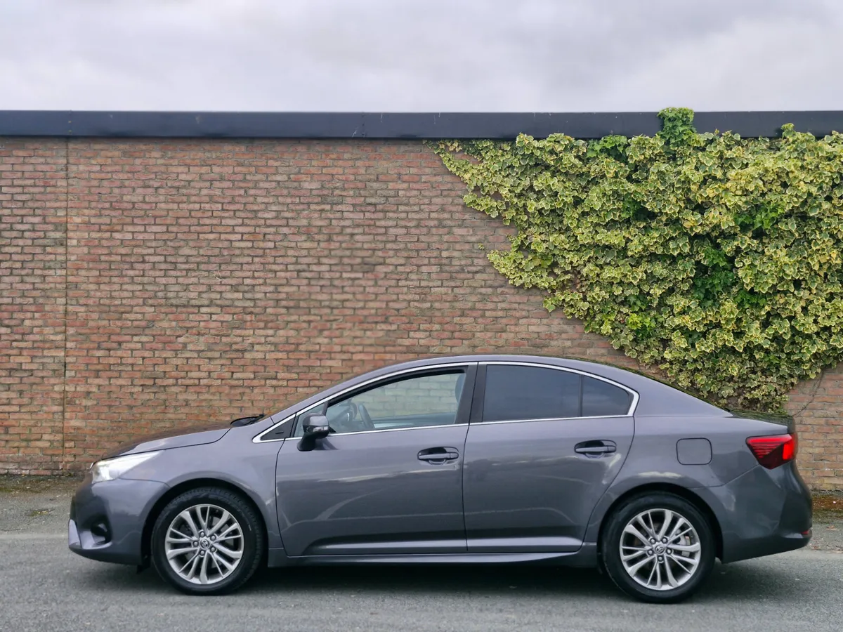 Toyota Avensis 2.0 D LUNA - Image 4