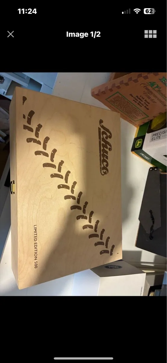 1:32 scale John Deere set - Image 2