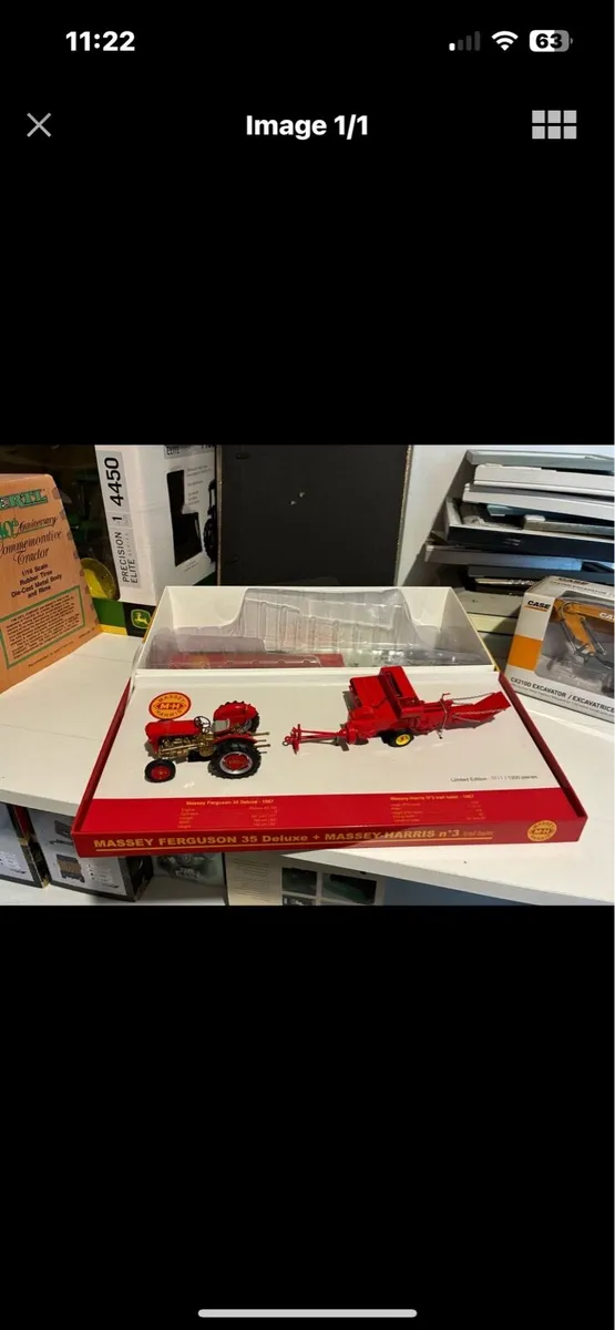 1:32 scale Massey Ferguson set
