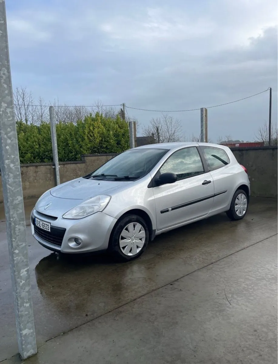 Renault Clio - Image 1