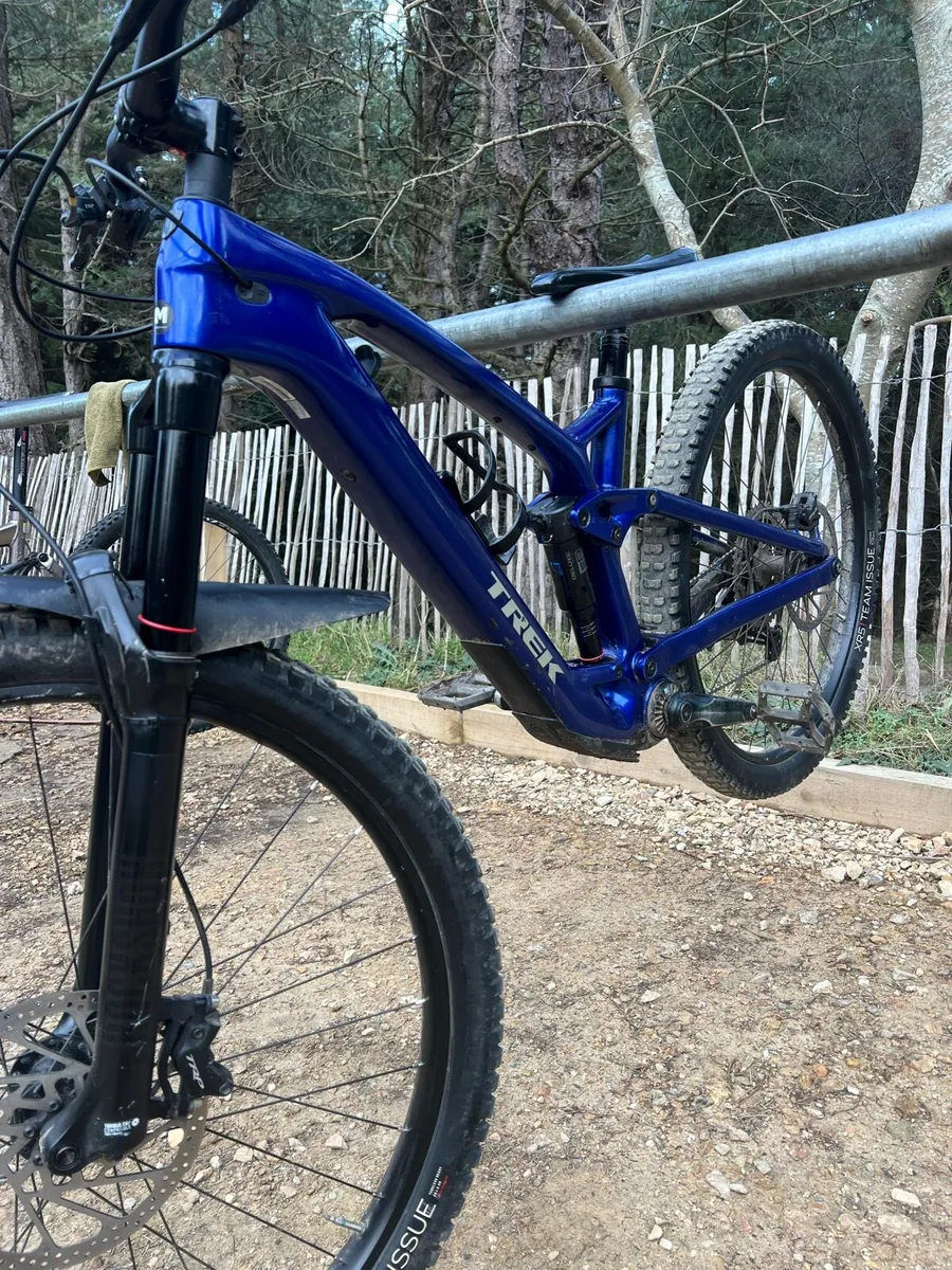 Treak Fuel Ex E mountain bike - Image 3