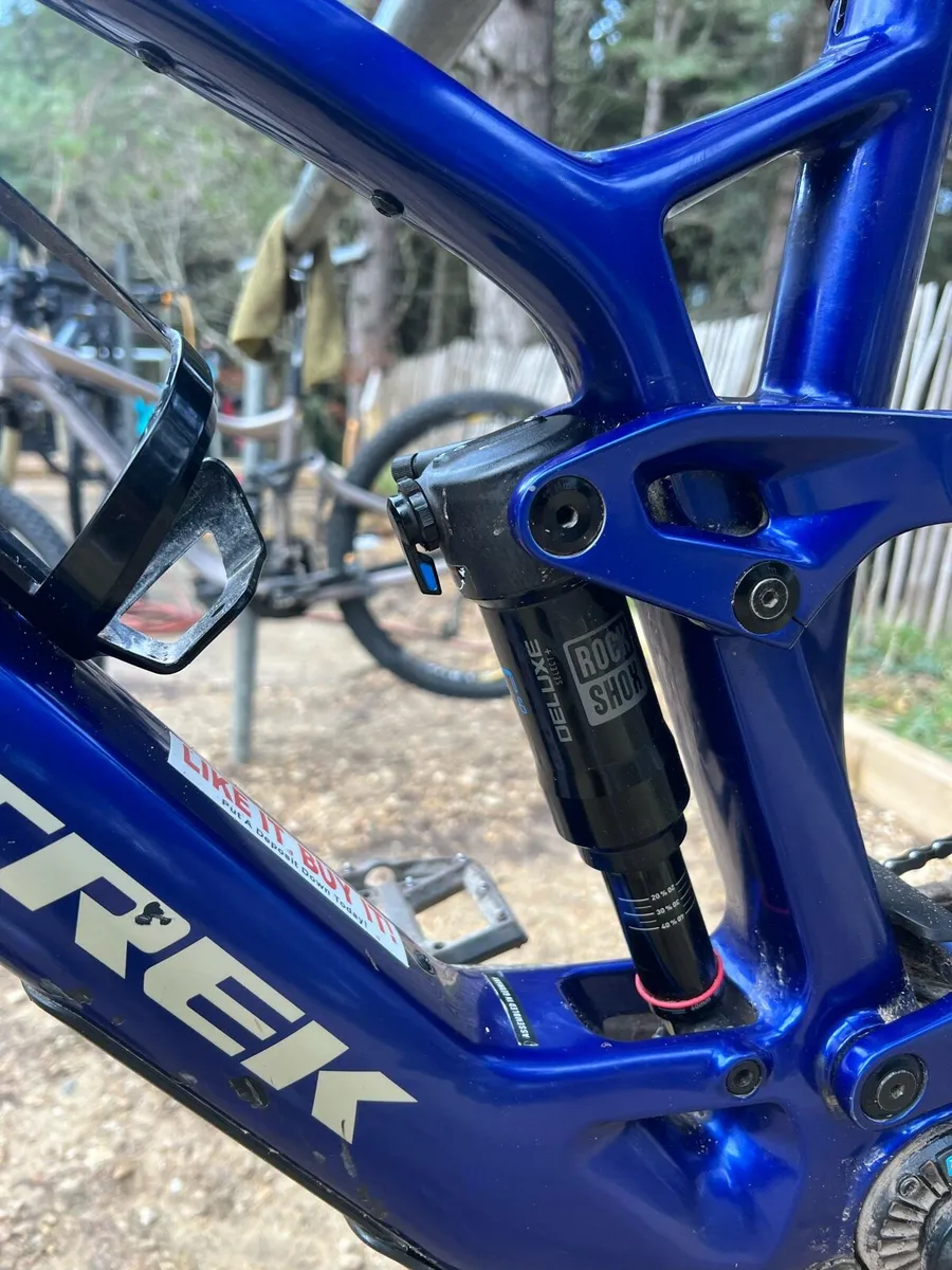 Treak Fuel Ex E mountain bike - Image 4