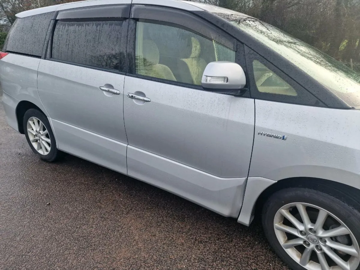 2013 Toyota Estima Hybrid 2.4L 8 seats WARRANTY - Image 4