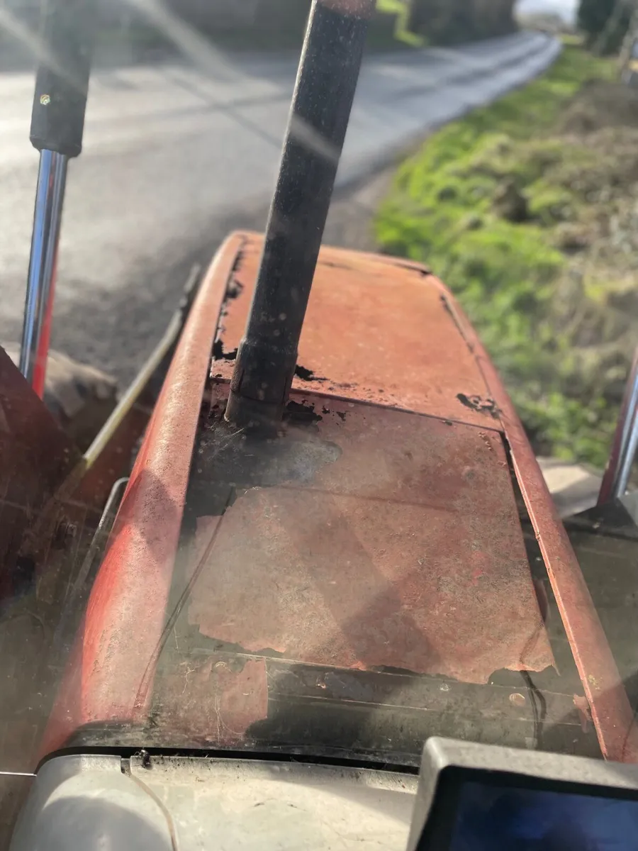 Case 5140 tractor & loader - Image 2