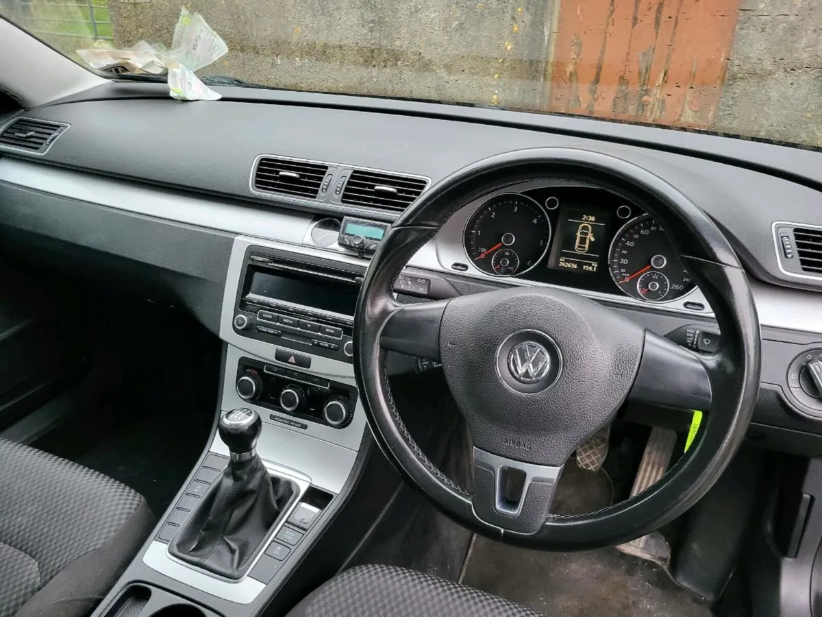 2012 passat - Image 2