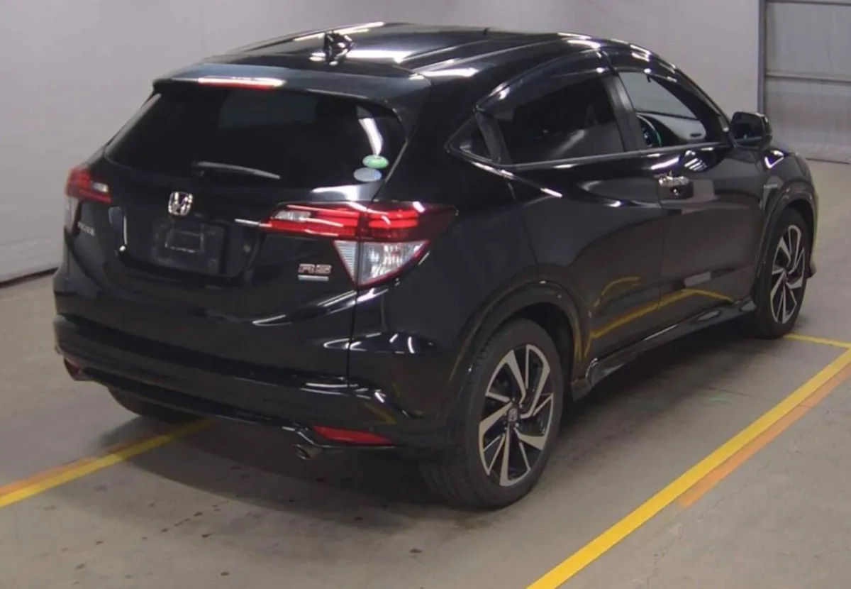 2017 Honda Vezel RS Hybrid - Image 3