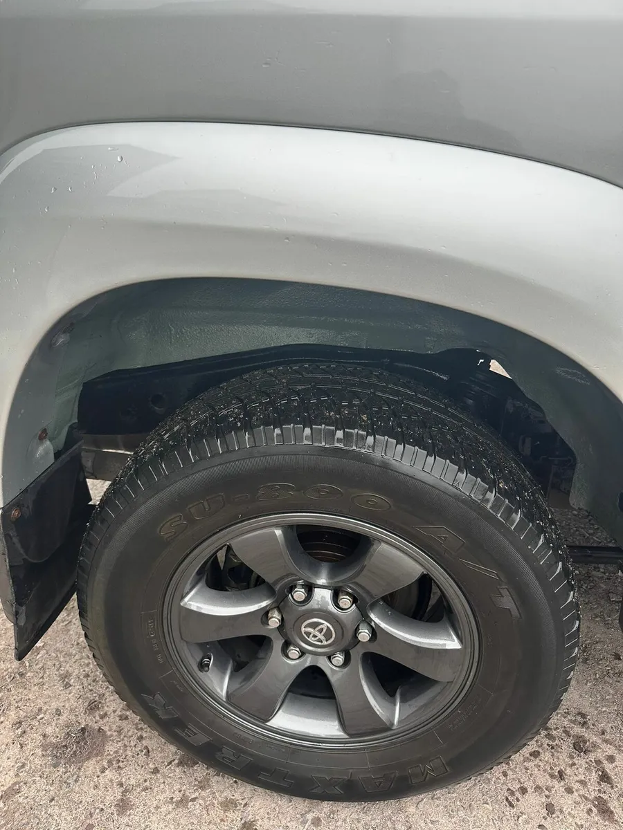 Toyota Landcruiser - Image 4