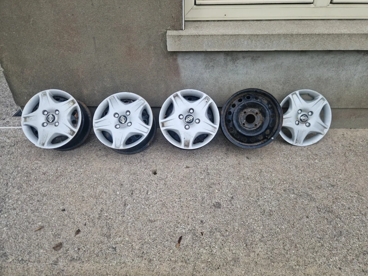 Nissan 16 inch wheels and trims