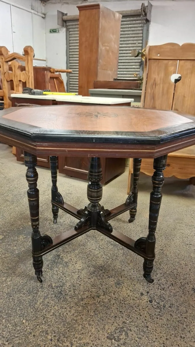 Early 1900s centre table - Image 1