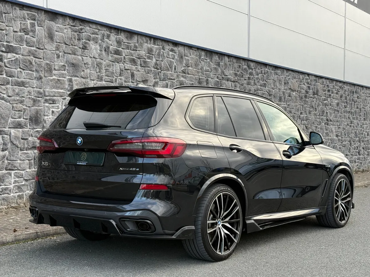 2022 BMW X5 M Sport X-Drive M Performance 45E FSH - Image 2
