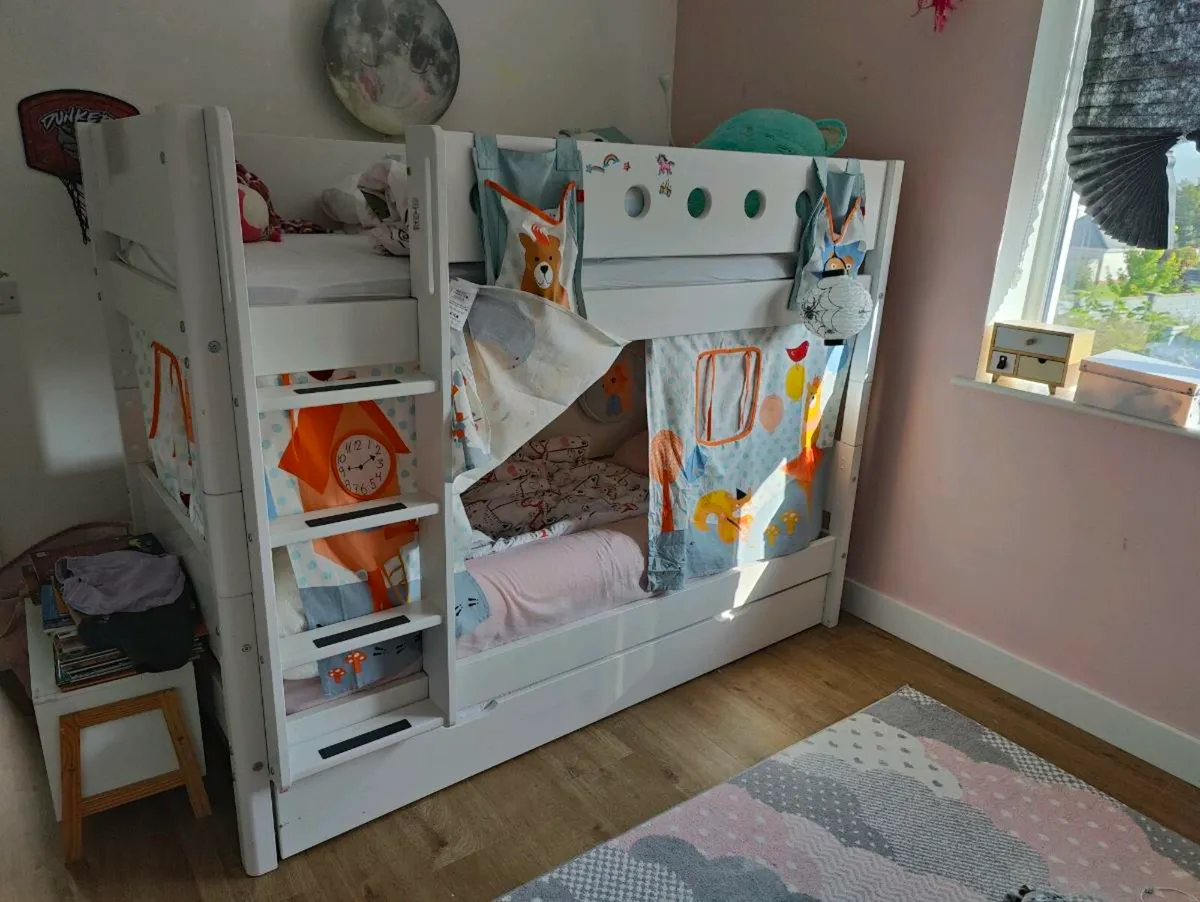 Triple bunk bed - Image 2