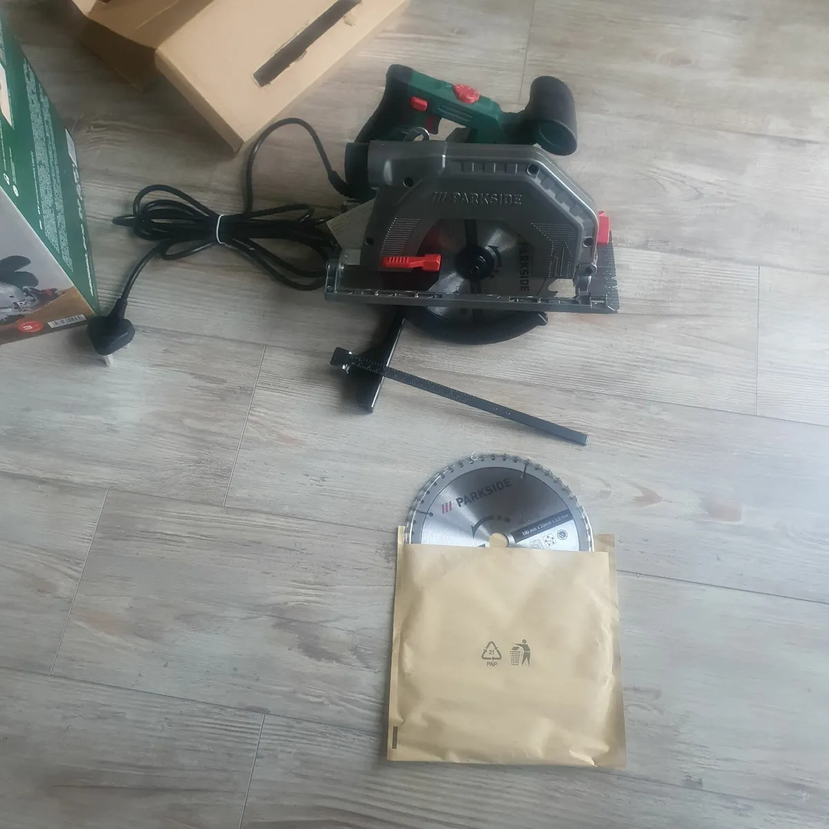 Circular Saw 1350 W 230 V Electric - Image 3