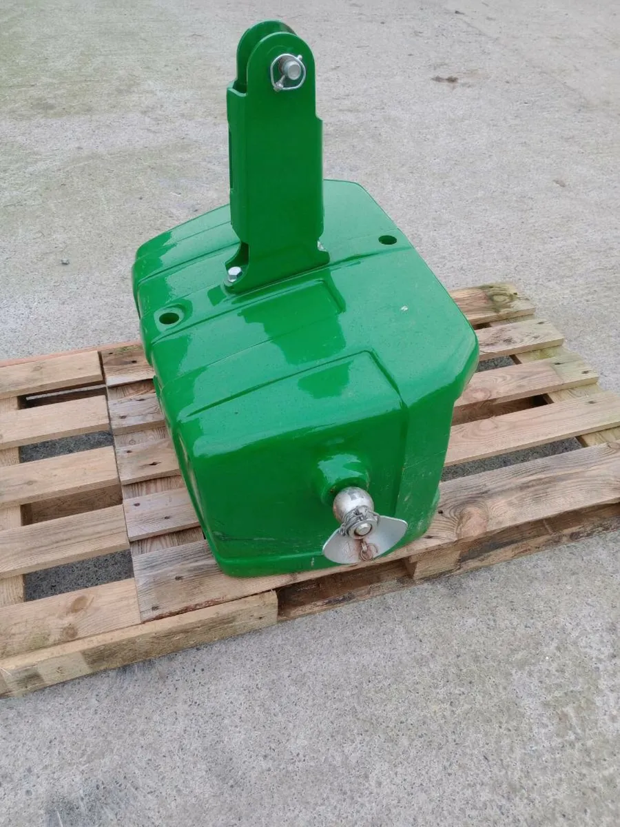 John Deere 900kg weight block - Image 3