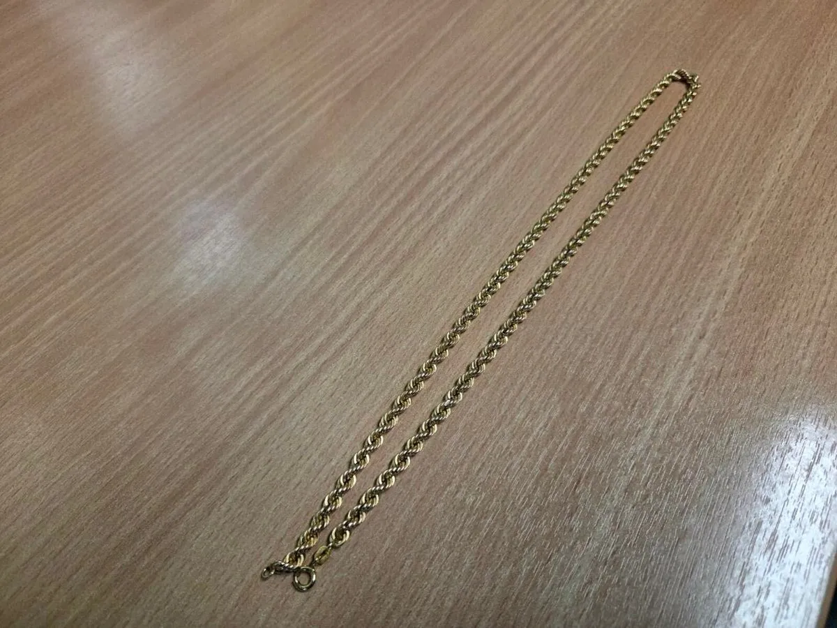 Beautiful Italian 9ct Gold Rope Chain - Image 1