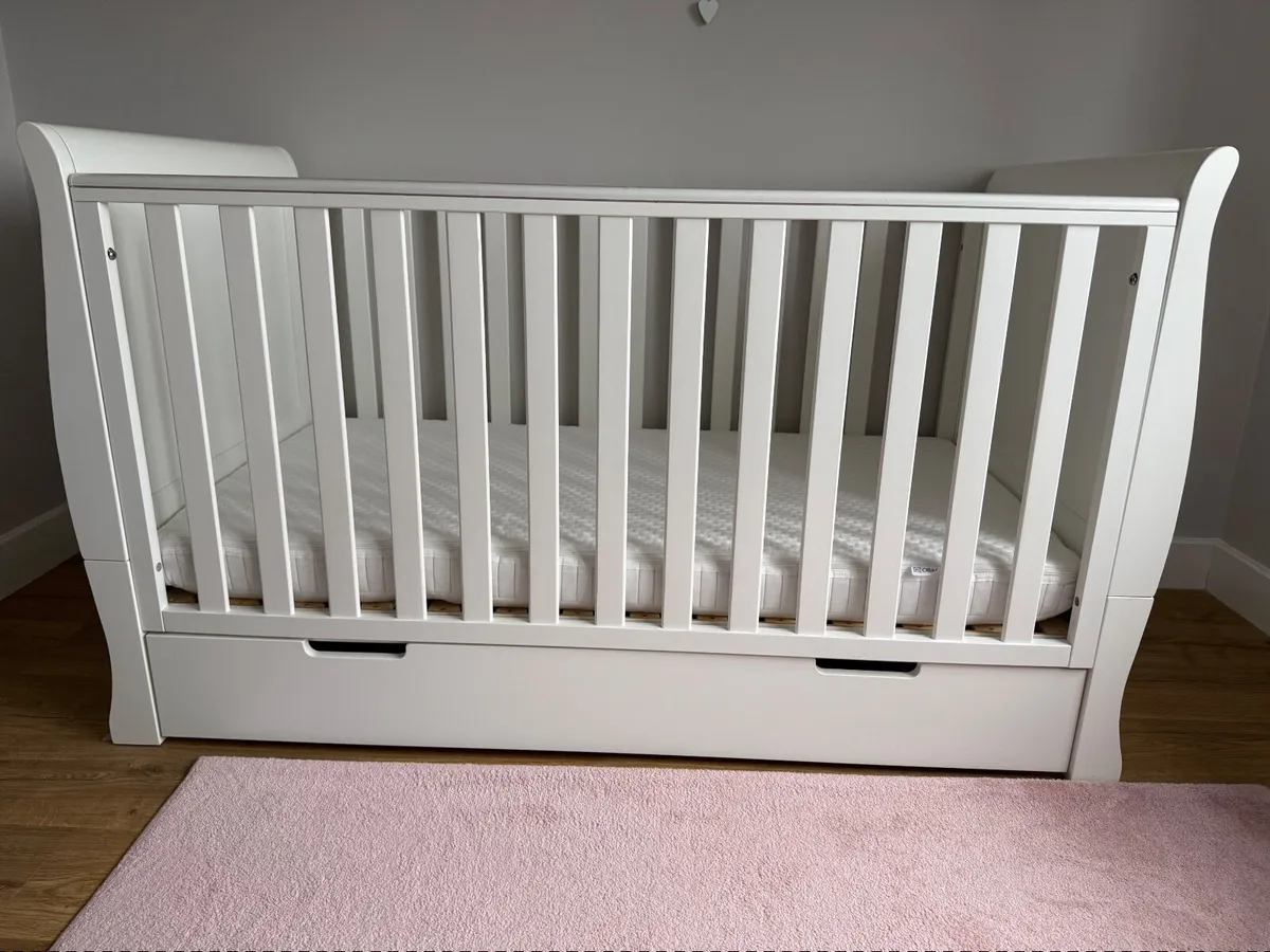 Obaby Stamford Classic Cot Bed – White + Mattress - Image 4
