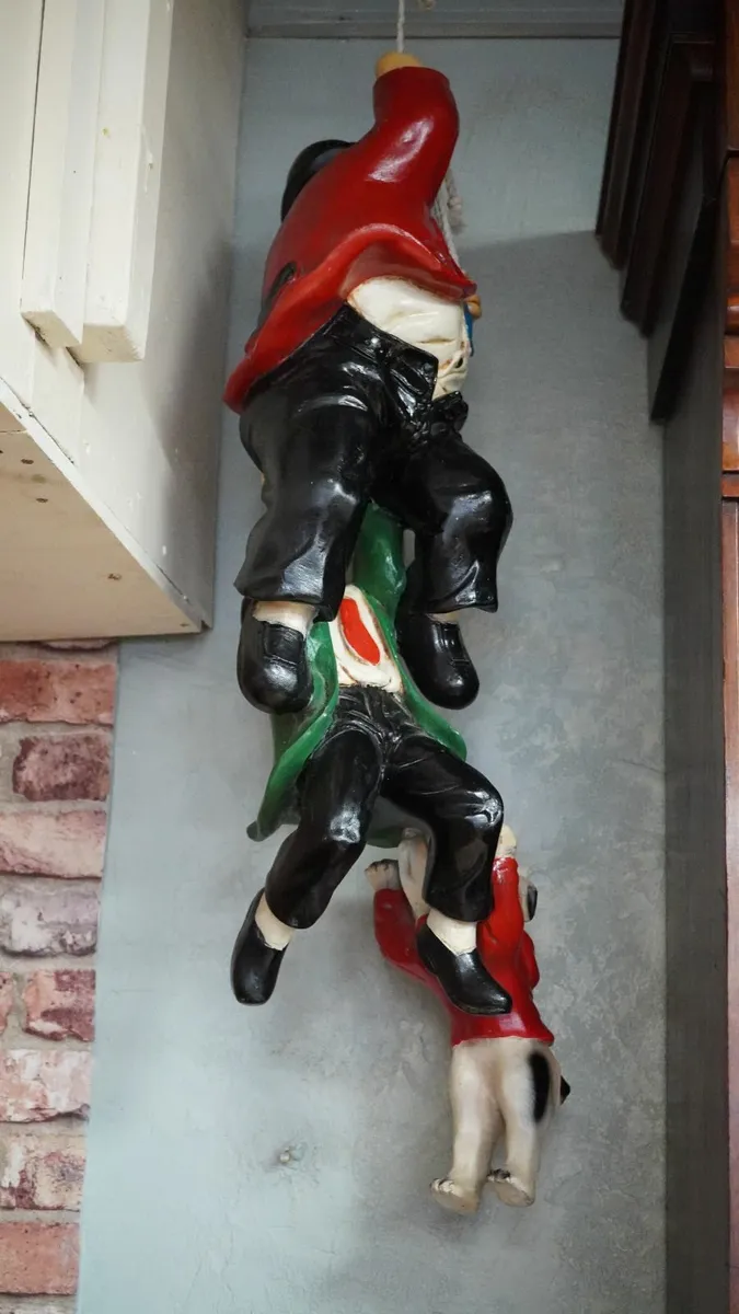 Large Laurel & Hardy Hanging Figurine Wall Decor - Image 4