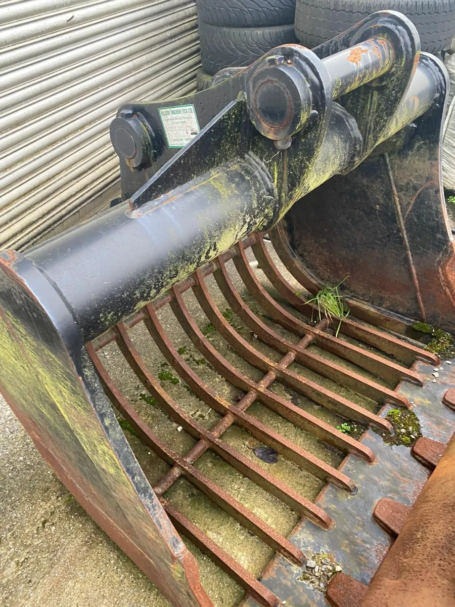 Digger Bucket - Image 1